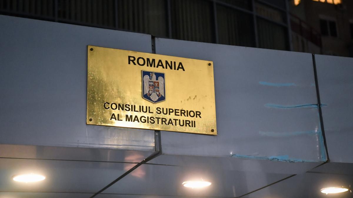 CSM: Judecătorii, plătiți mai puțin decât consilierii prezidențiali. Noua lege a salarizării, o „opțiune de poziționare instituțională” care subminează justiția