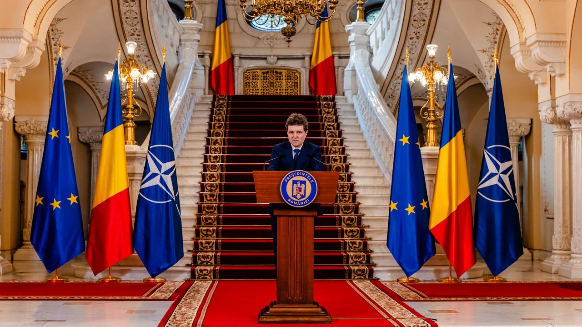 Nicușor Dan reia negocierile pentru guvern. Scenariu: guvern minoritar asumat de PNL sau PSD. Summit B9, apoi consultări