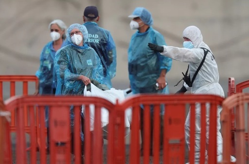 EXCLUSIV: 17 americani evacuați de pe nava cu hantavirus. Doi în izolare biologică în avion. Destinația: centru specializat din Nebraska