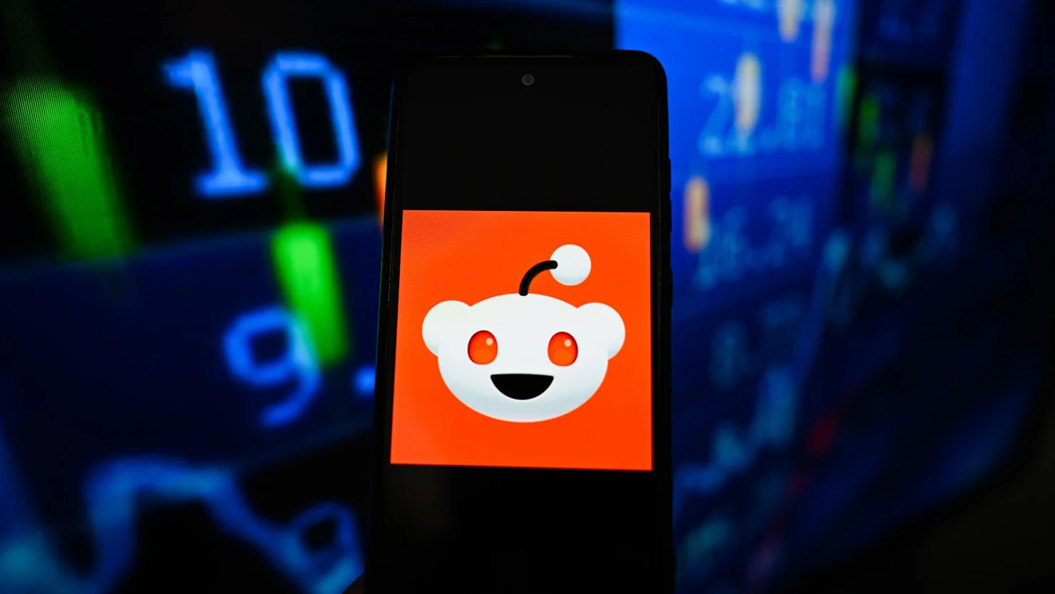 Reddit, în cădere după ce Meta lansează o aplicație concurentă pentru forumuri online