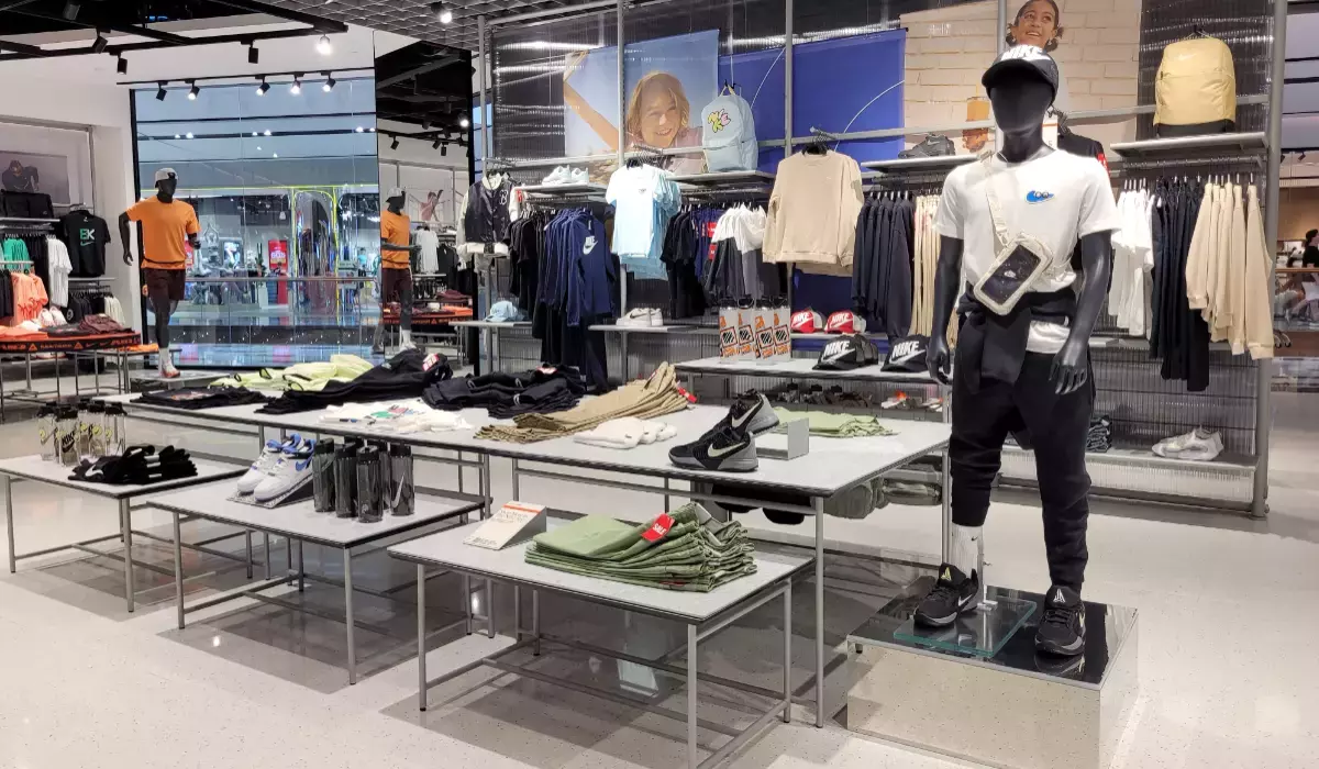 Nike: Concedieri Masive la Nivel Global